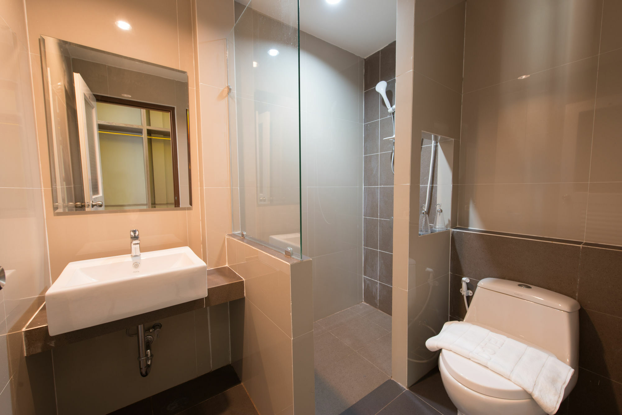 Le Clarita Aparthotel Bangkok Ngoại thất bức ảnh